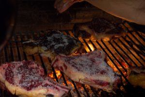 Chuletón a la parrilla de Julián de Tolosa. cava baja. los 5 mejores