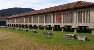 Hórreo Monasterio de Poio. Uno de los dos más grandes de Galicia