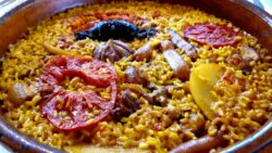 Arroz al horno. Tradicional, hogareño, sabroso y cotidiano