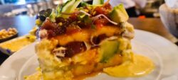 Causa limeña con tartar de atún. la mar general perón. madrid 