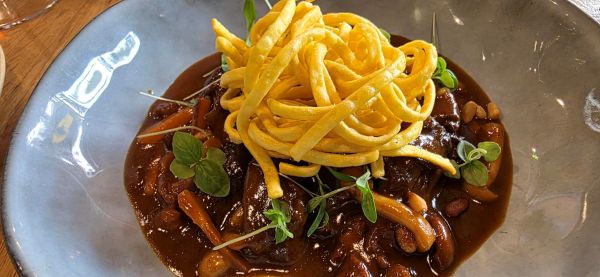 Curry rojo La Tasquería. Los 5 mejores. Mejores casquerías en Madrid.