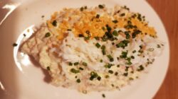 Ensaladilla con tortitas de camarones, Casa Felisa. Los 5 mejores