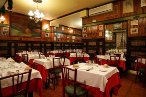 La Bola. Salón. Uno de los restaurantes históricos de Madrid. Centro. Los 5 mejores