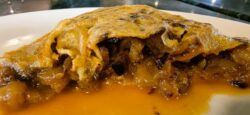 Tortilla de patata y cebolla La Embajada de Serrano, Barrio de Salamanca. los 5 mejores