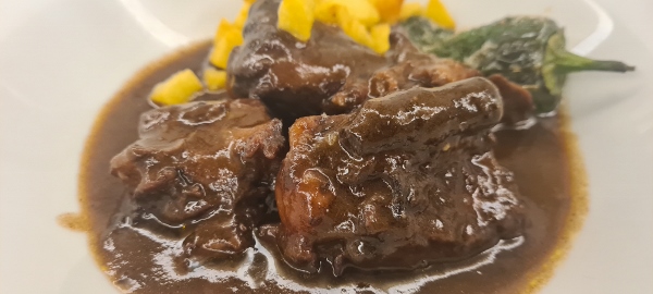 Rabo de toro. La Divisa. restaurante taurino. ventas. los 5 mejores