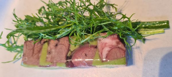Terrina de ternera OSA con hierbas de las marismas de Sanlúcar. los 5 mejores